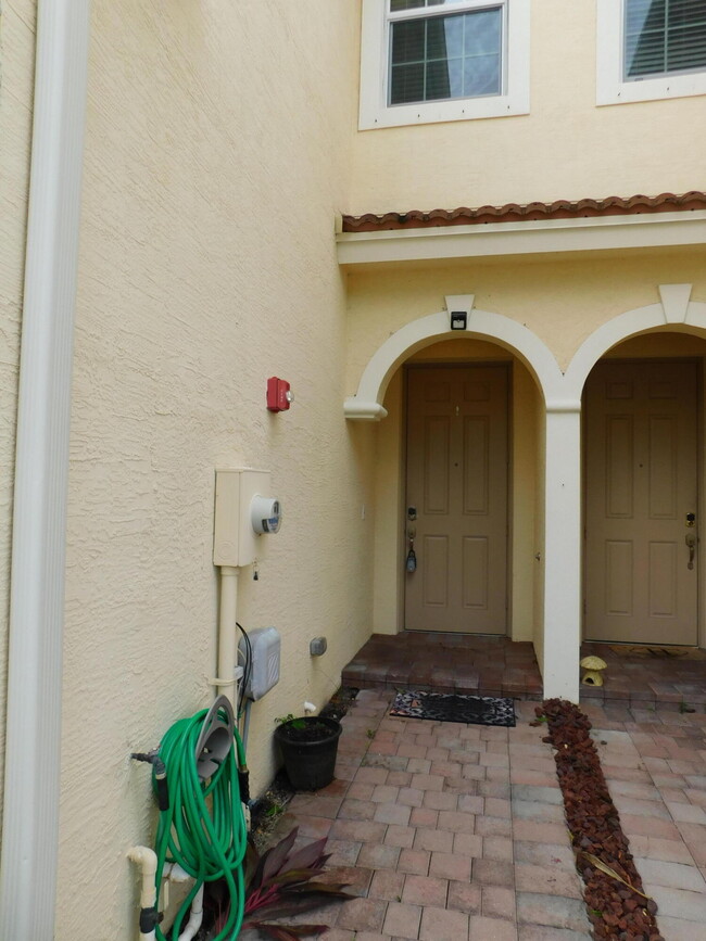 Foto del edificio - 9516 SW Merlin Ct