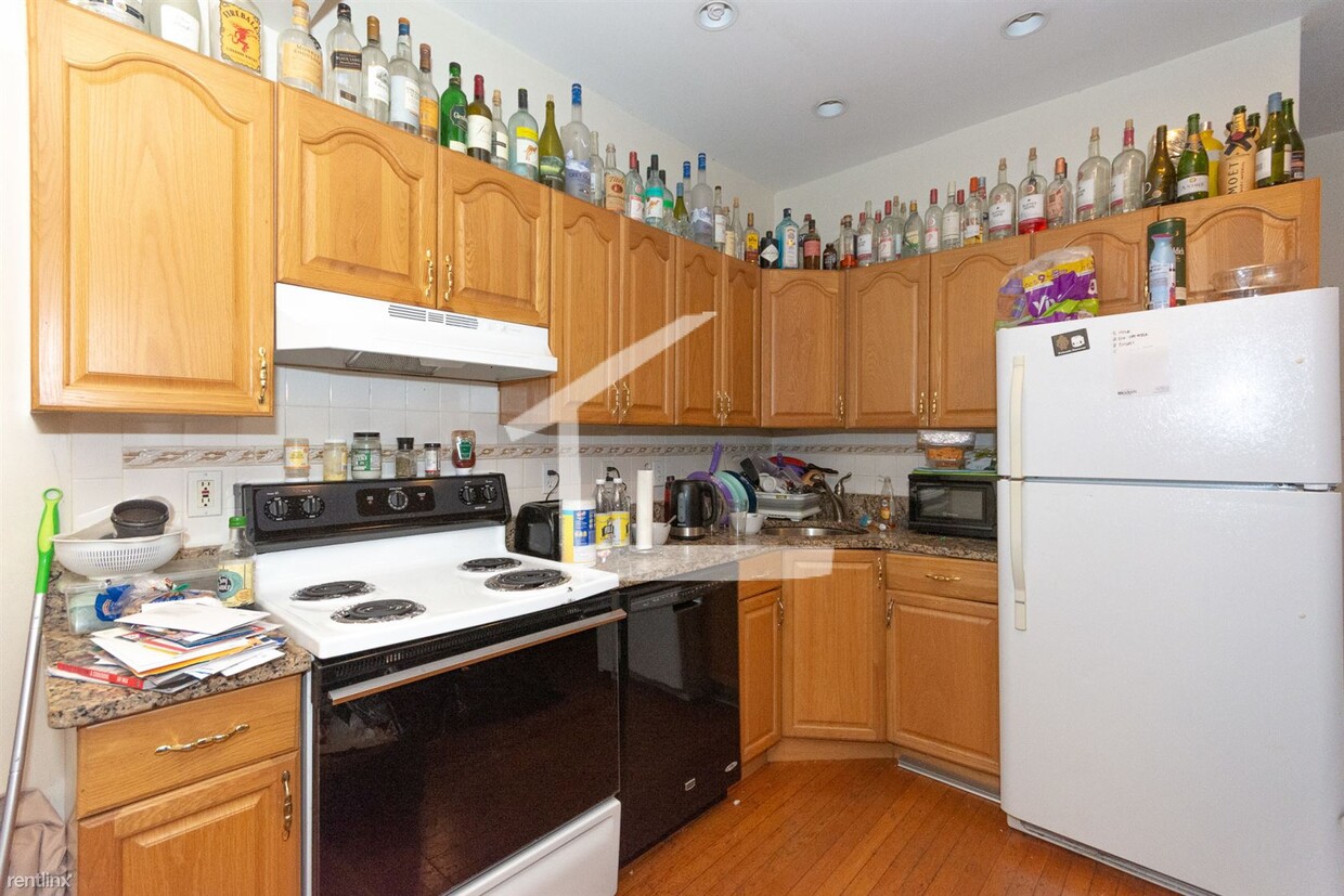 2 Br, 2 Bath - 25 Gibbs St # 4a - Apartment For Rent In Brookline, Ma 