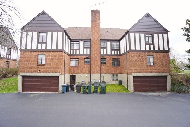 Rear - 3727 E Center St