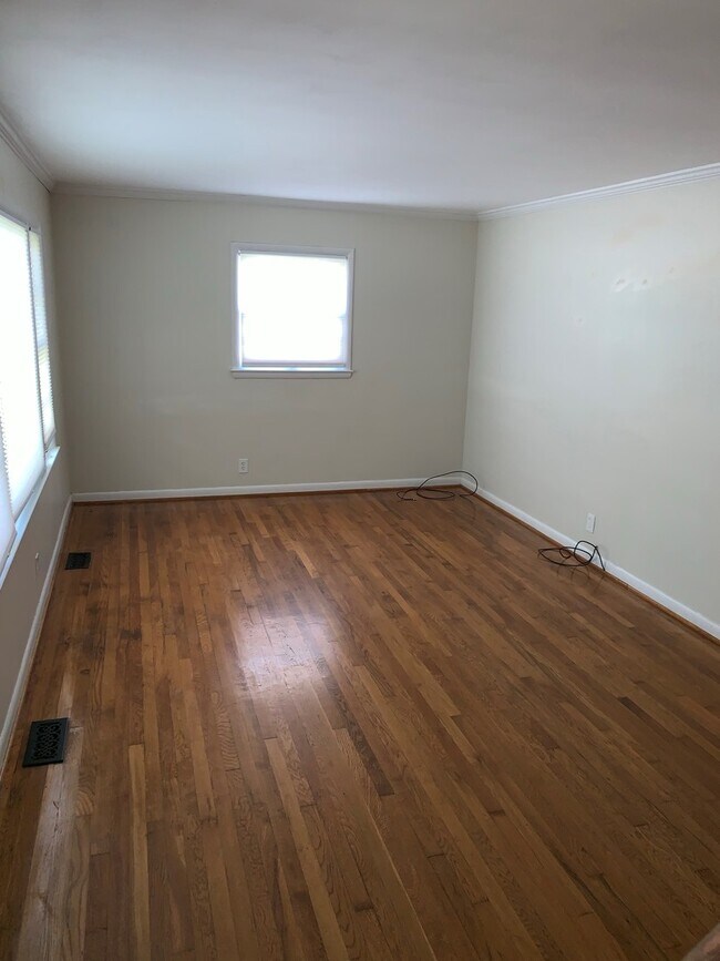 Foto del edificio - AVAILABLE MID-JUNE!