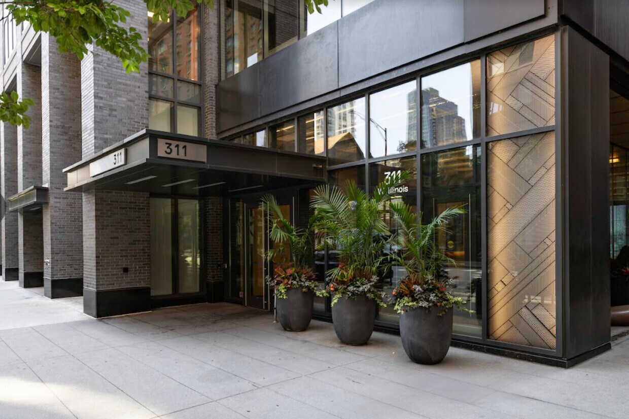 Foto principal - 311 W Illinois St
