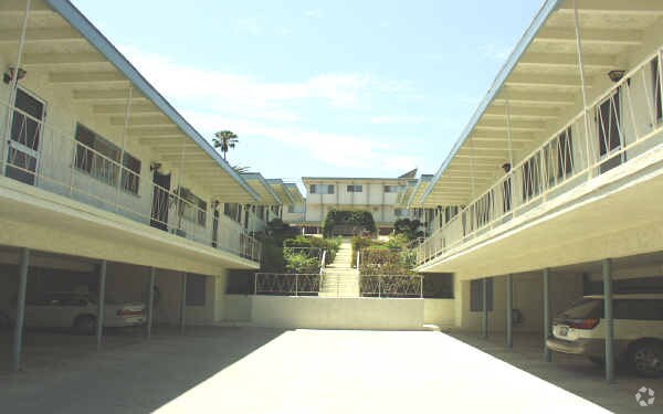 Building Photo - 132 Loma Vista St