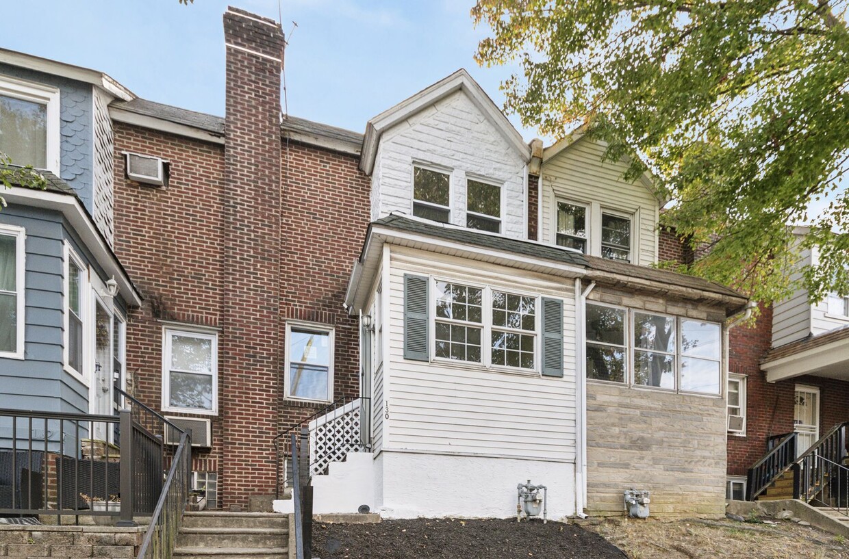 Primary Photo - Stunning 3-Bedroom Townhome in Sharon Hill...