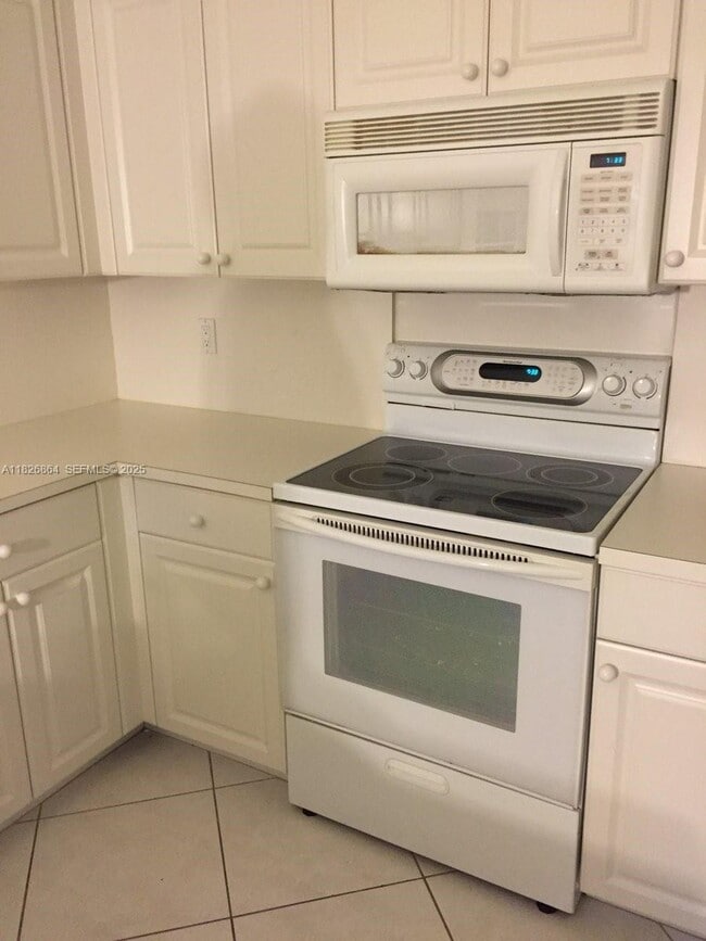 Building Photo - 6568 Villa Sonrisa Dr