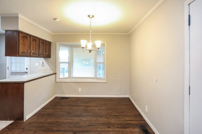 Building Photo - 400 N Ponca Dr