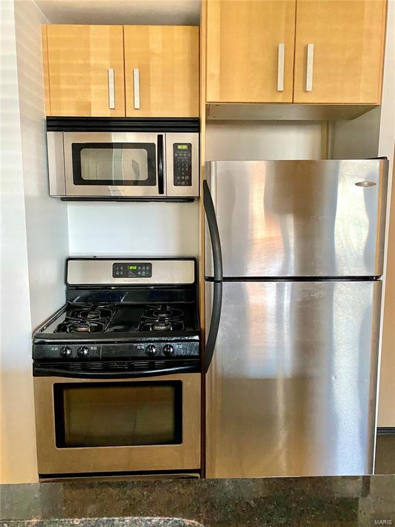 Stainless Steel Appliances - 210 N 17th St