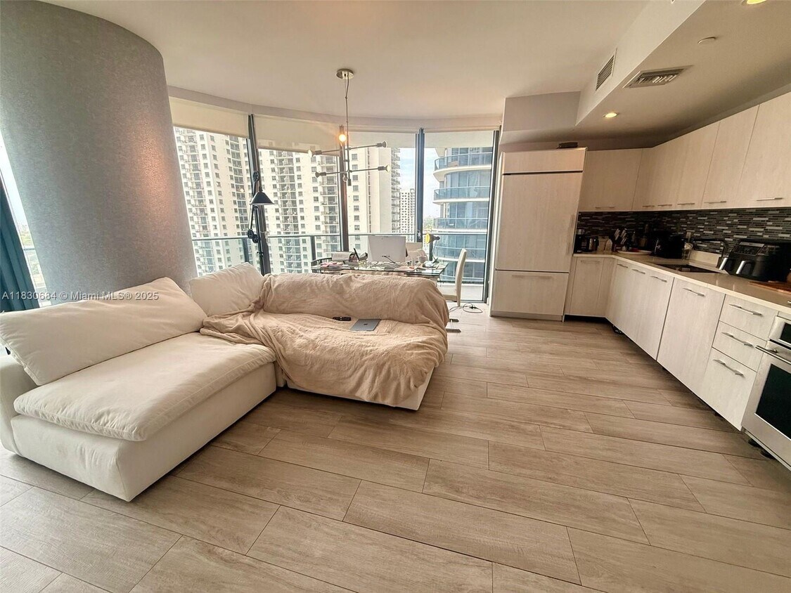 Foto principal - 45 SW 9th St