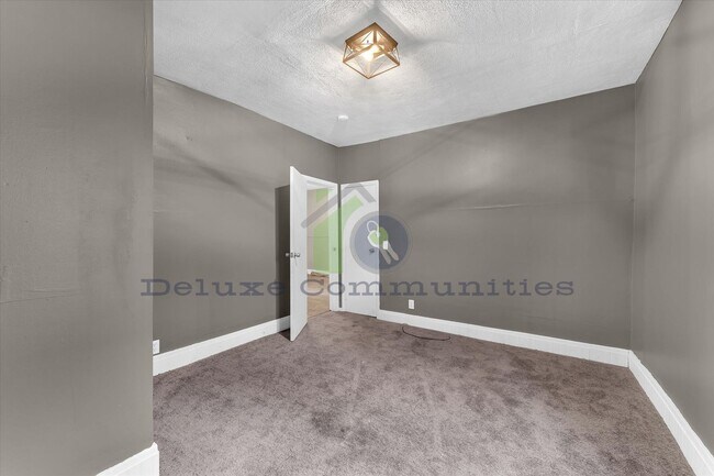 Foto del edificio - 636 Livingston Ave NE