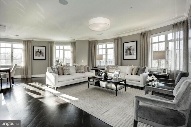 Foto del edificio - 6900 Fleetwood Rd