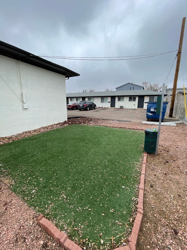 Foto del edificio - 1 Bedroom with Granite Counters and In-Unit Laundry!