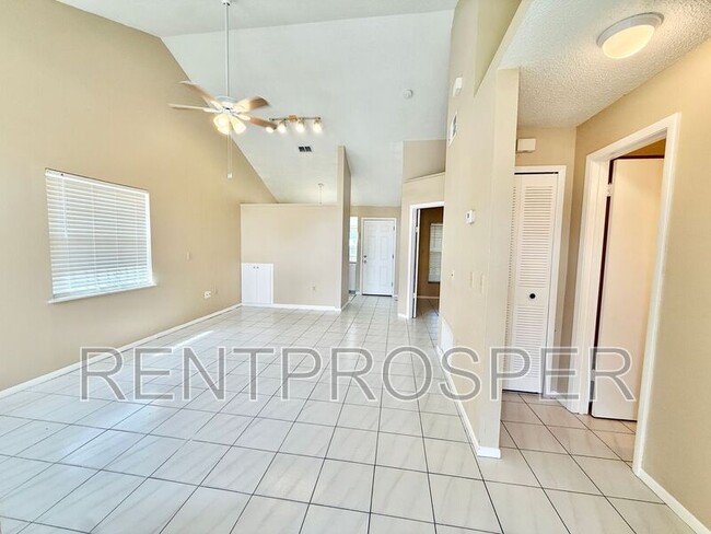 Building Photo - 3604 Spring Land Dr