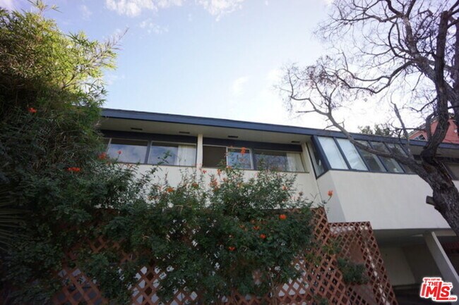 Foto del edificio - 1233 Barry Ave