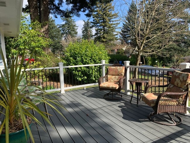 Foto del edificio - 541 Riverview Dr NW