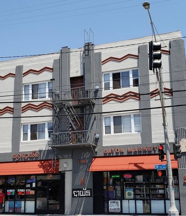 Building Photo - 1005 Orange Ave