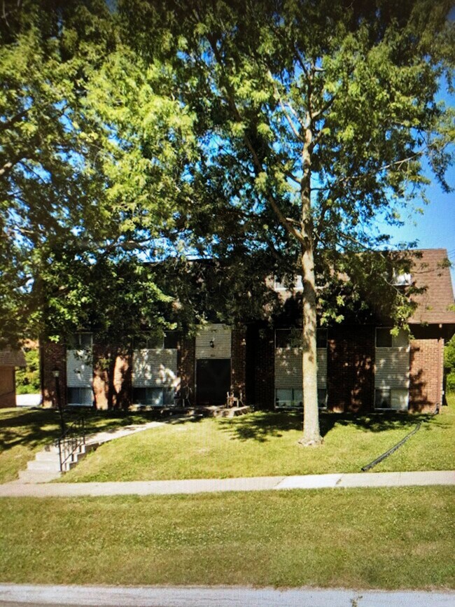 Building Photo - 910 20th Avenue Pl