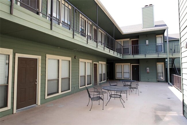 Foto del edificio - 2706 Salado St