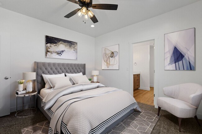 Foto del edificio - Brand New Luxury 4 Bedroom 2.5 Bath with O...