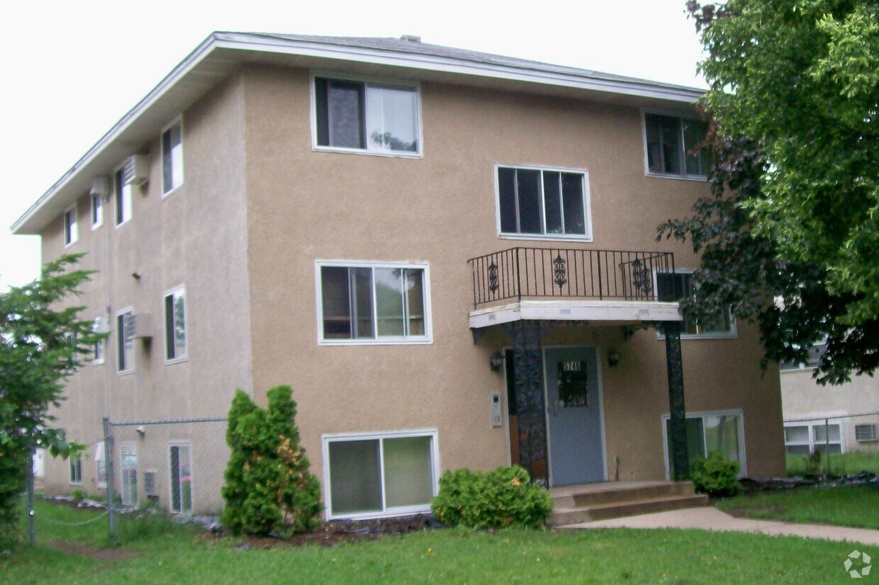 Building Photo - 5746 33rd Ave S