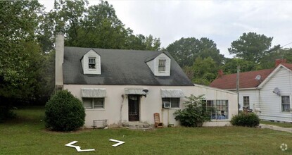 Building Photo - 1827 Roanoke Ave