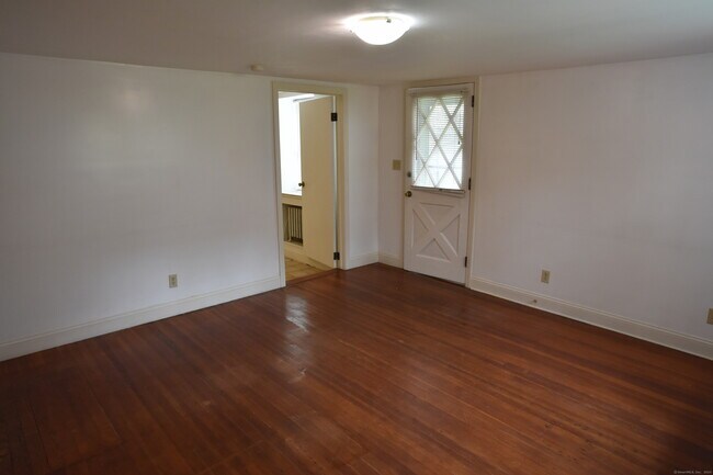 Foto del edificio - 244 Davis Ave