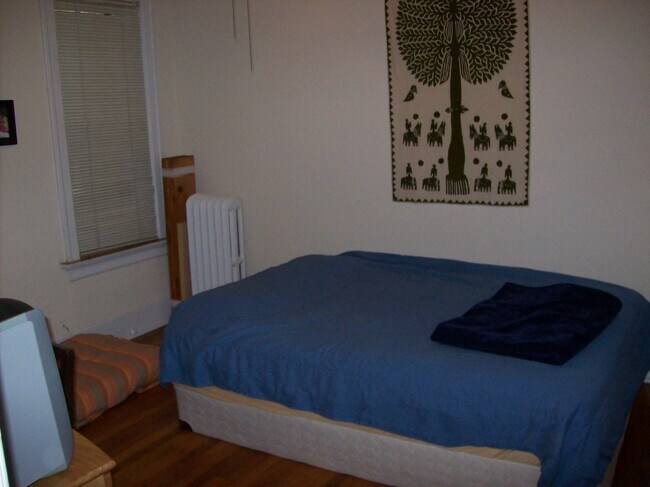 Spacious Bedrooms - 5120 S University Ave