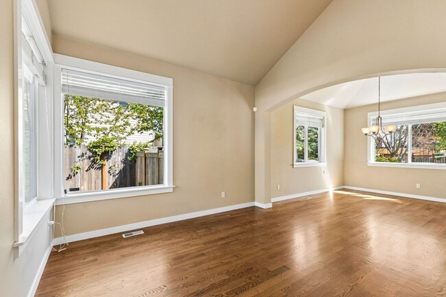 Building Photo - 5 Bedroom 3 Bath Home in Bothell Beaumont Sub Division $4300