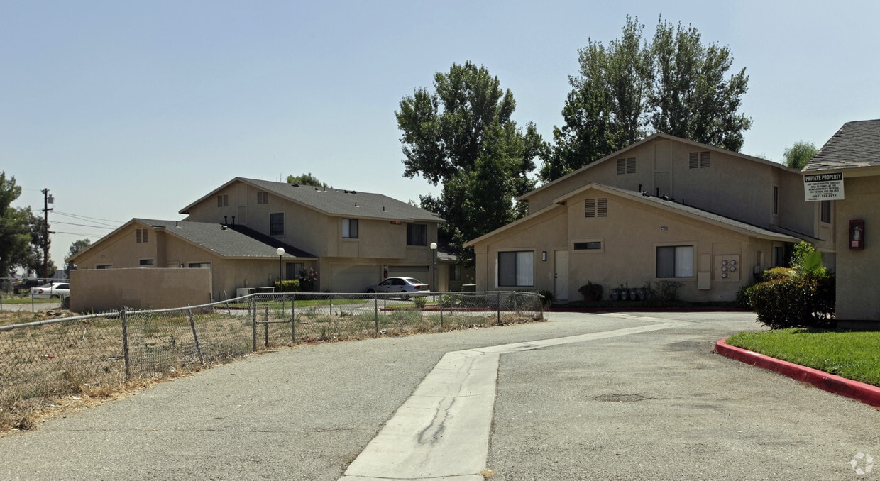 Cottonwood Apartment Homes Fontana Ca Apartments Com