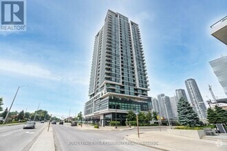 Building Photo - 3985-3985 Grand Park Dr