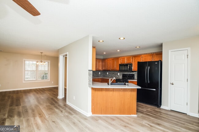 Building Photo - 91 River Oak Ct