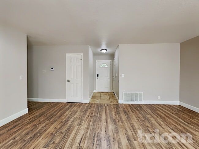 Foto del edificio - 234 Yellowstone Dr