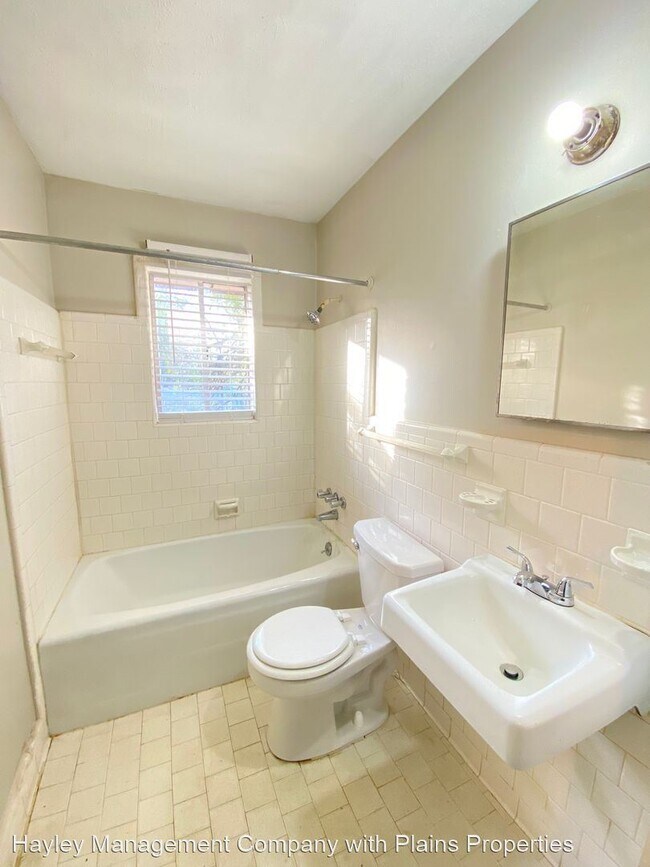 Building Photo - 2 br, 1 bath House - 1026 Old Mill Rd