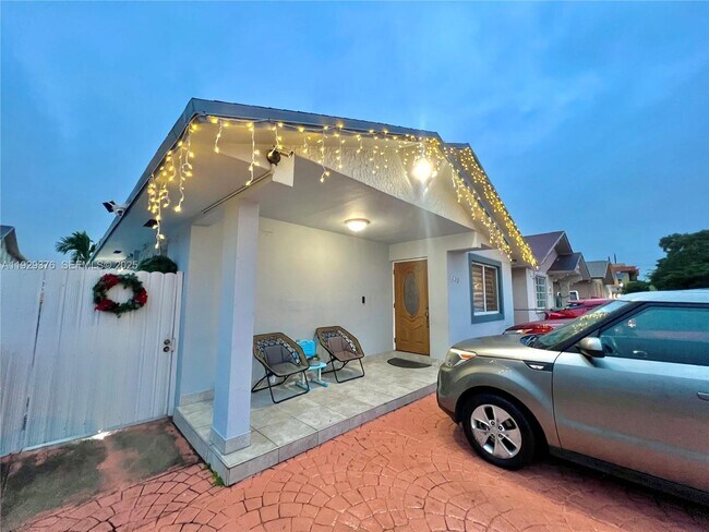 Foto del edificio - 1430 W 42nd St