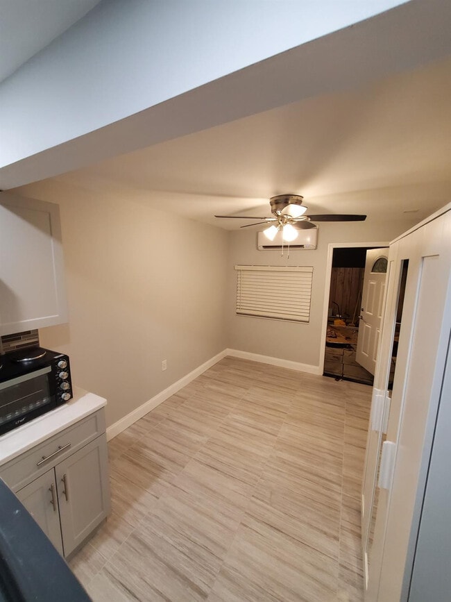 Building Photo - 224 NE 19th Ave