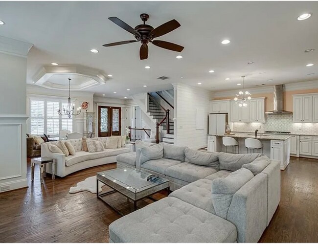 Foto del edificio - 5869 Chickasaw Ln