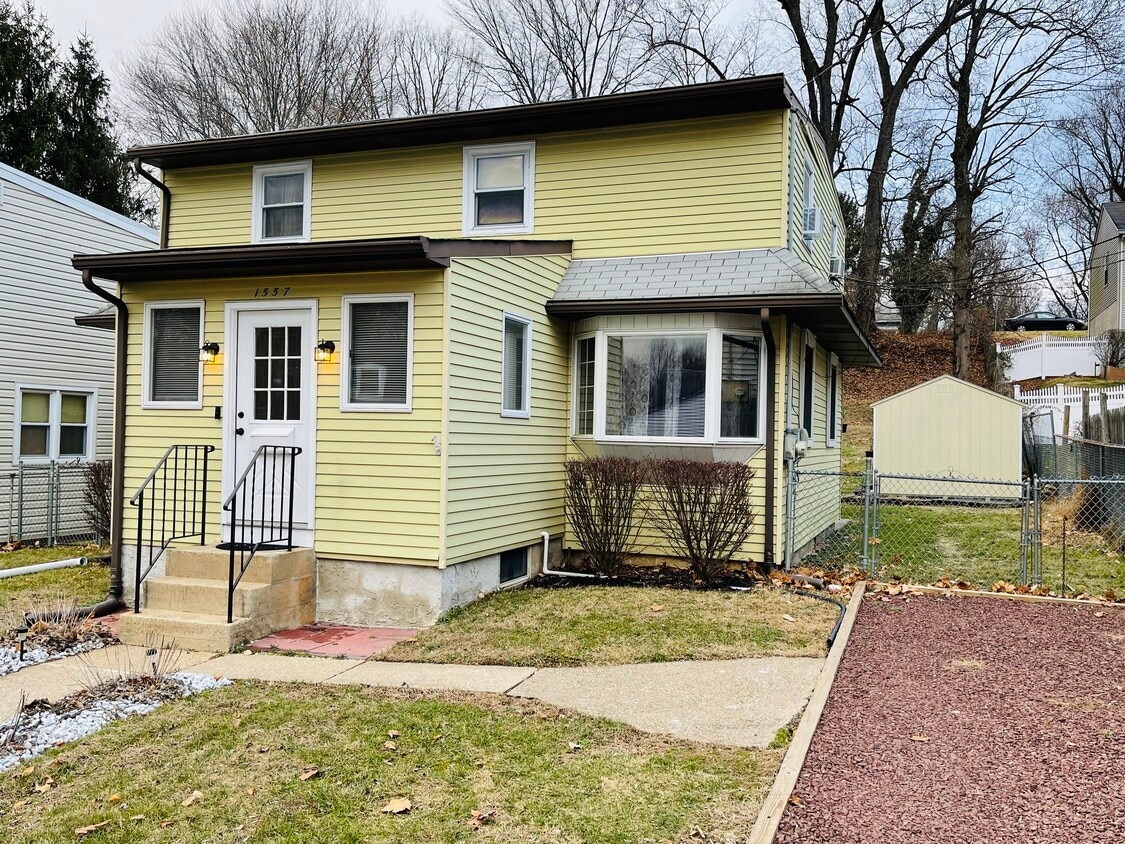 1557 Fairview Ave, Langhorne, PA 19047 House Rental in Langhorne, PA
