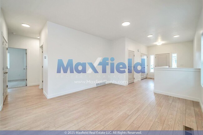 Foto del edificio - 8180 S 8180 W