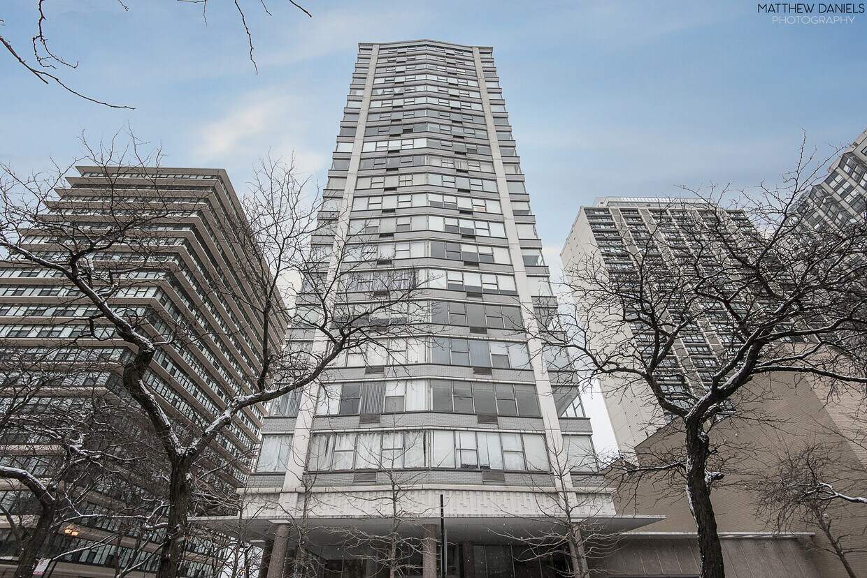 Primary Photo - 5757 N Sheridan Rd