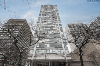 Building Photo - 5757 N Sheridan Rd