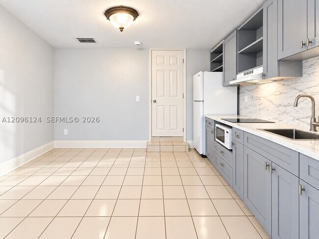 Foto del edificio - 3884 NW 2nd St