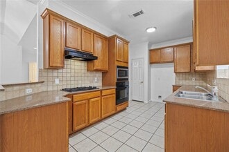 Building Photo - 2106 Hawks Rd