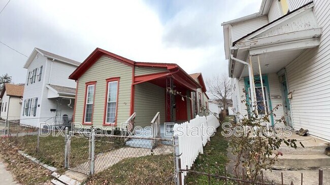 Foto del edificio - 252 McClure St