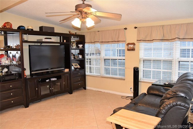 Foto del edificio - 1421 NW 79th Terrace