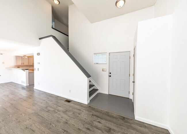 Building Photo - 5027 Horse Carriage Rd