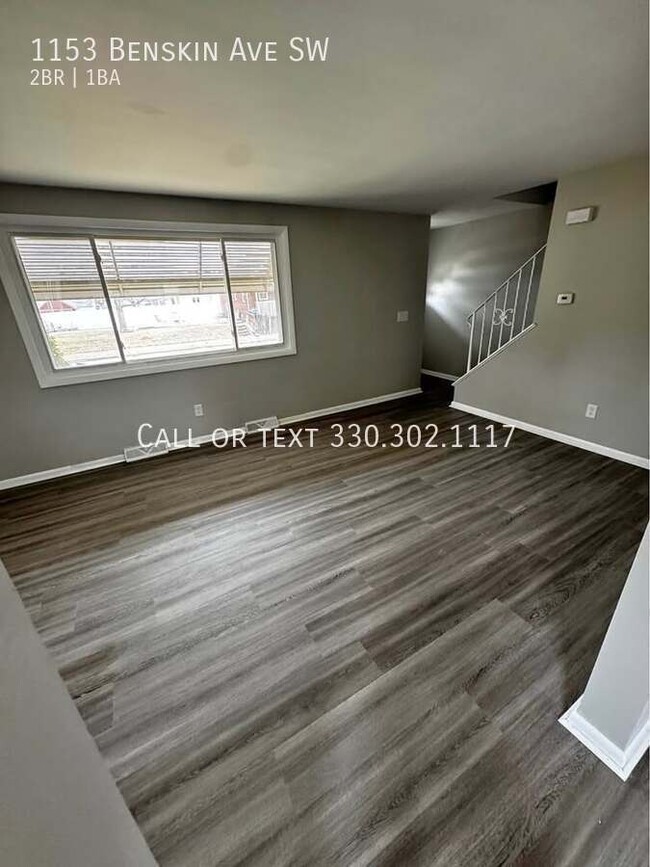 Building Photo - Completely updated 2 bedroom townhouse - C...