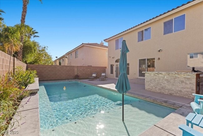 Foto del edificio - 10902 Fintry Hills St