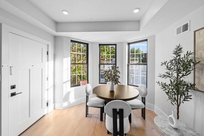 Foto del edificio - 124 Glenwood Ave