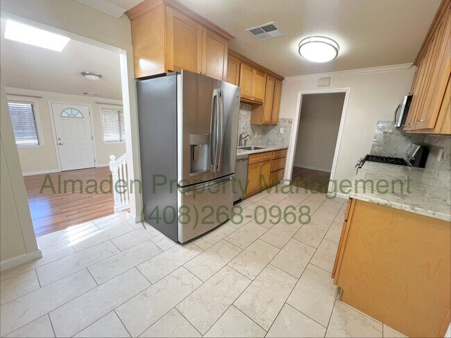Foto del edificio - Campbell Home w/ Solar, Central A/C, & Large Backyard!