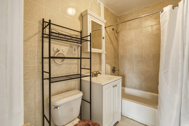 Building Photo - 1 William St