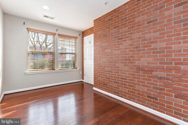 Building Photo - 9328 Esplanade Ct