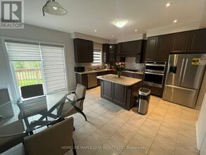 Building Photo - 25 Hawtrey Rd